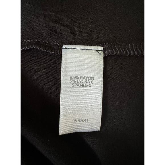 J. Jill Wearever Collection keyholes ties up front floral flowing hem blouse. - Picture 9 of 10